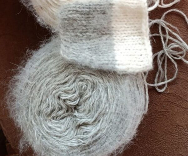 Шерсть с козьим пухом  серо бежевый