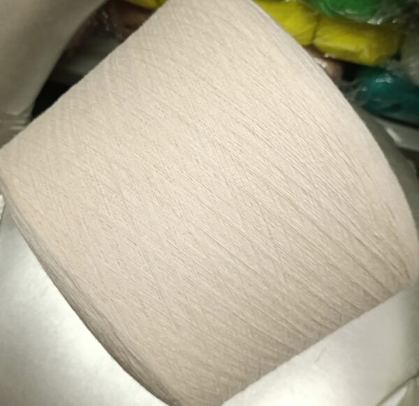 Мериносовая шерсть ягненка кремовый