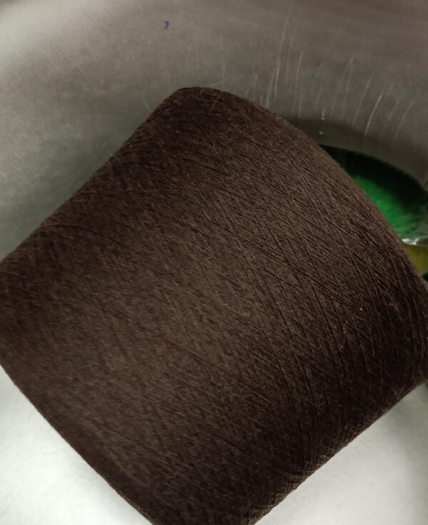 Мериносовая шерсть ягненка коричневый