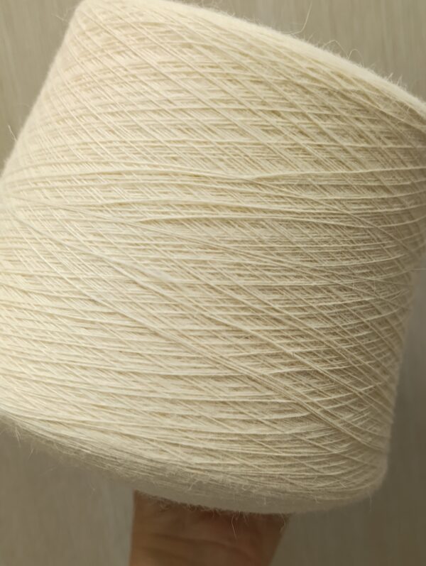 Ангора 80 % Нейлон 20 % тонкая кремовый