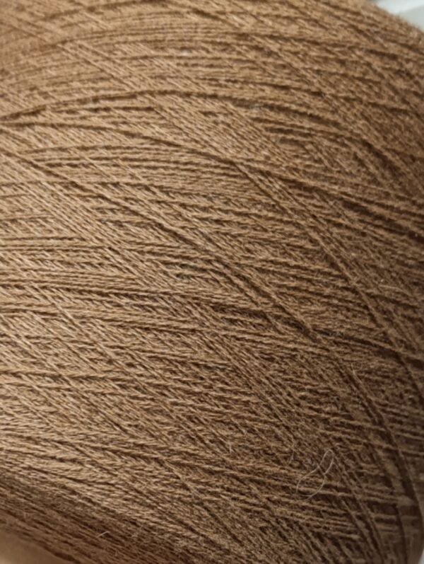 Шерсть ягненка светло коричневый